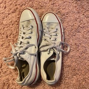 2 pairs of converse tennis shoes